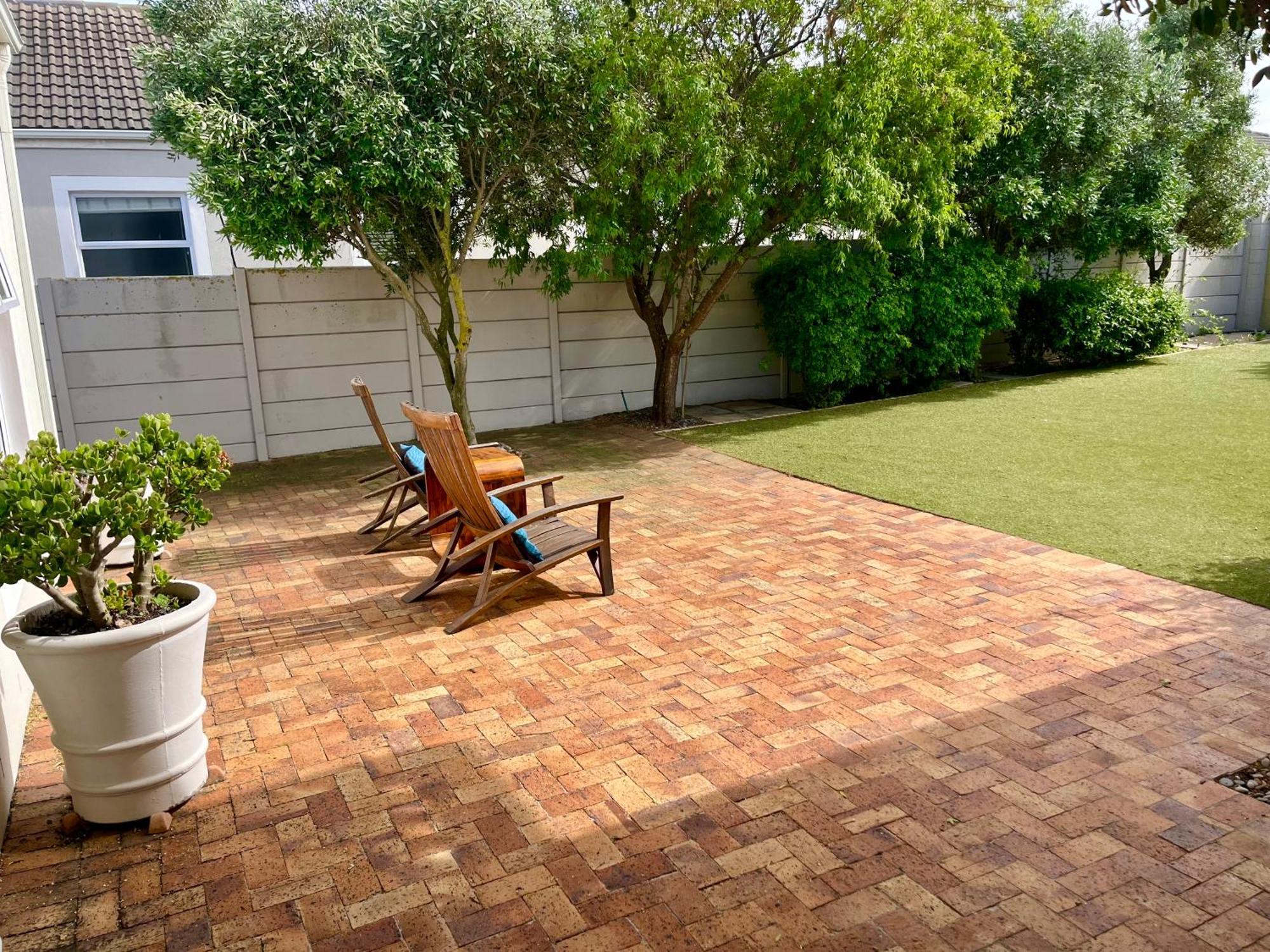 3 Monterey Pines Crescent Kaapstad