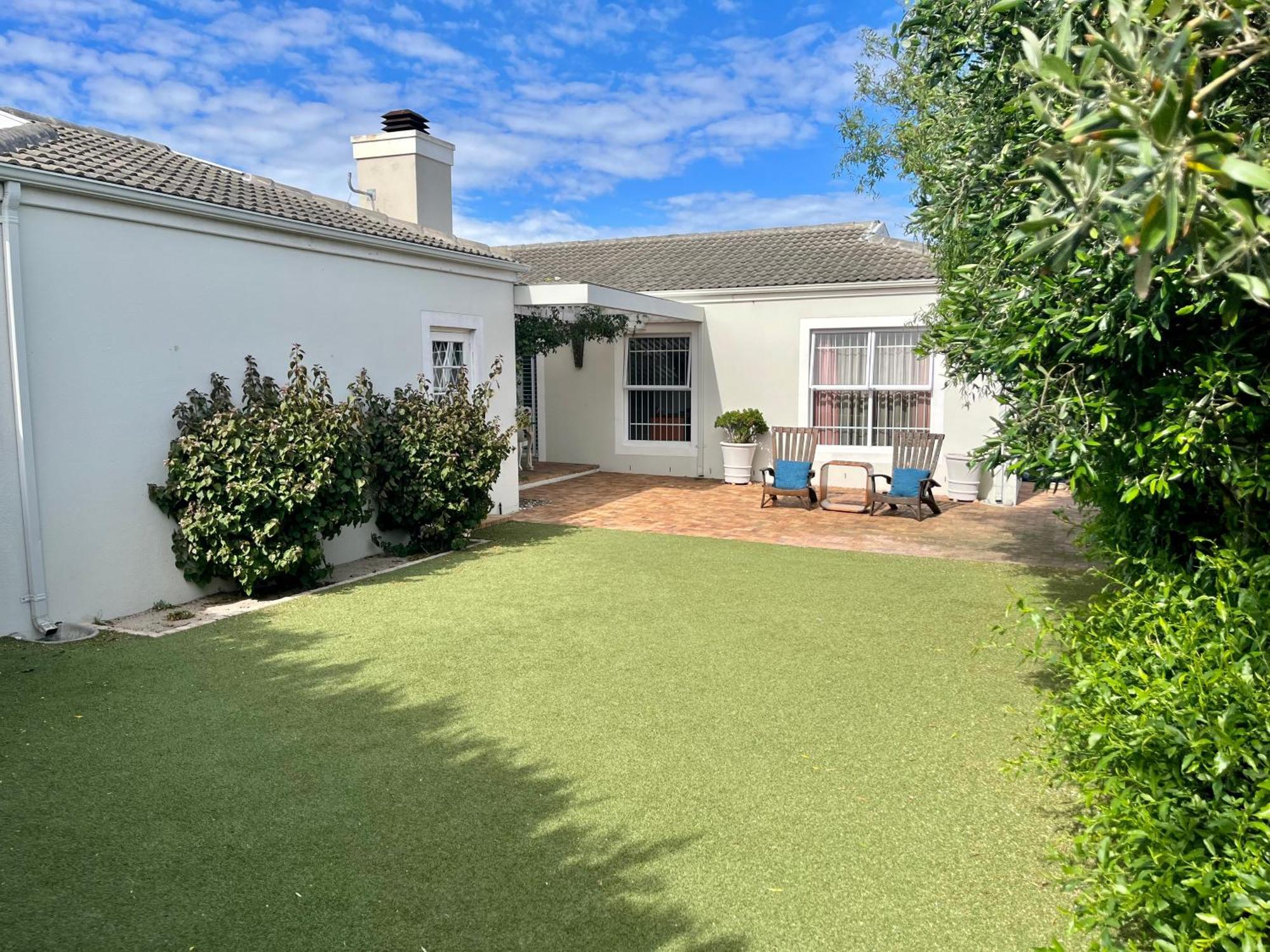 3 Monterey Pines Crescent Vakantiehuis *