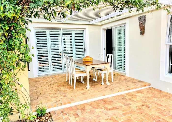 3 Monterey Pines Crescent